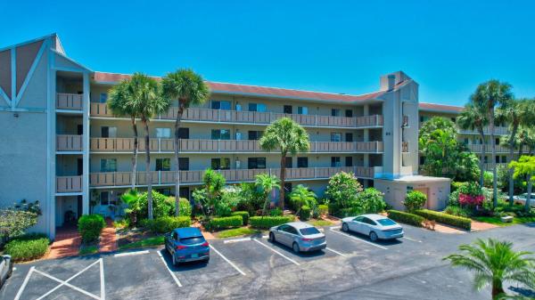 Huntington Lakes 1, 14310 Strathmore Ln #305, Delray Beach, Florida 33446, image 1