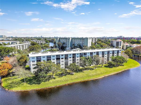 Water Chase At Cypress Bend, 2236 N Cypress Bend Dr #206, Pompano Beach, Florida 33069, image 1
