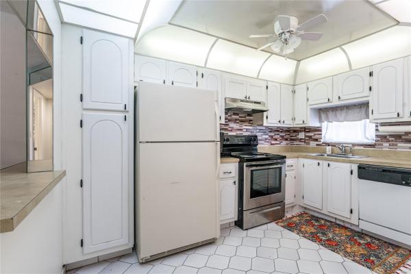 Hollybrook Golf & Tennis Club, 361 S Hollybrook Dr #102, Pembroke Pines, Florida 33025, image 1