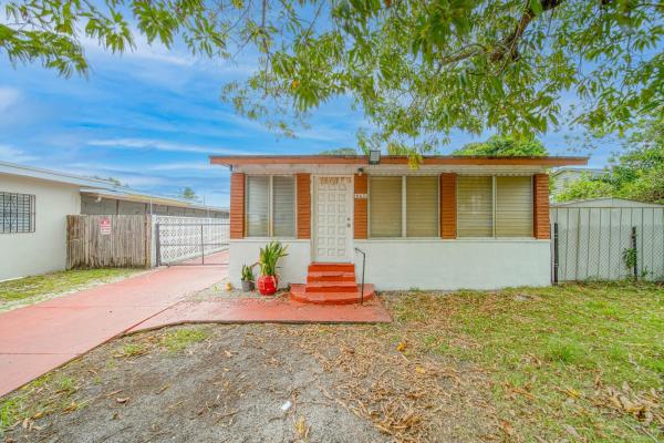 10633 NW 6th Ave, Miami, Florida 33150, image 1