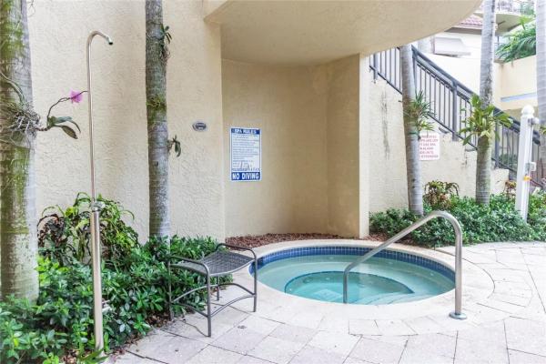 Wilton Station, 2601 NE 14th Ave #302, Wilton Manors, Florida 33334, image 2