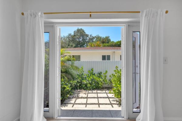 East Shenandoah, 3475 SW 1st Ave #12, Miami, Florida 33145, image 2