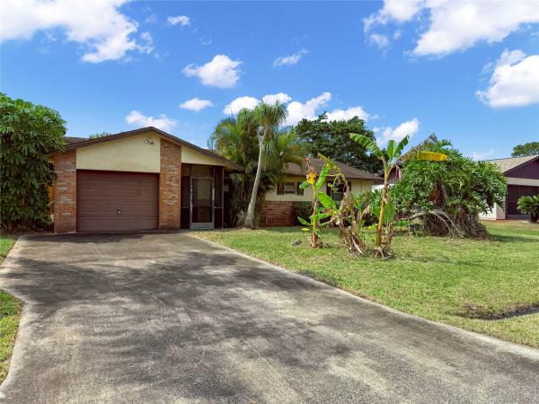118 SW Lancaster Ave, Port St. Lucie, Florida 34984, image 1