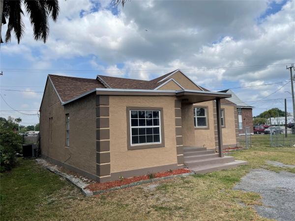 Holloway, 554 SE 1st St, Belle Glade, Florida 33430, image 1