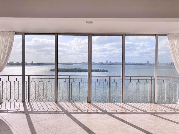 11111 Biscayne Blvd #1901, Unincorporated Dade County, Florida 33181, image 1
