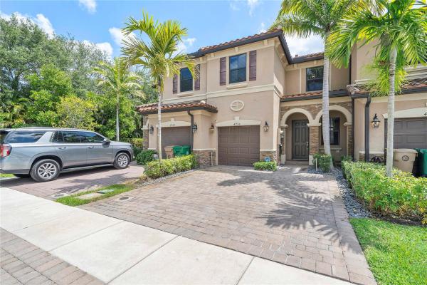 Magnolia Trails, 4990 Loebner Ter, Davie, Florida 33314, image 1