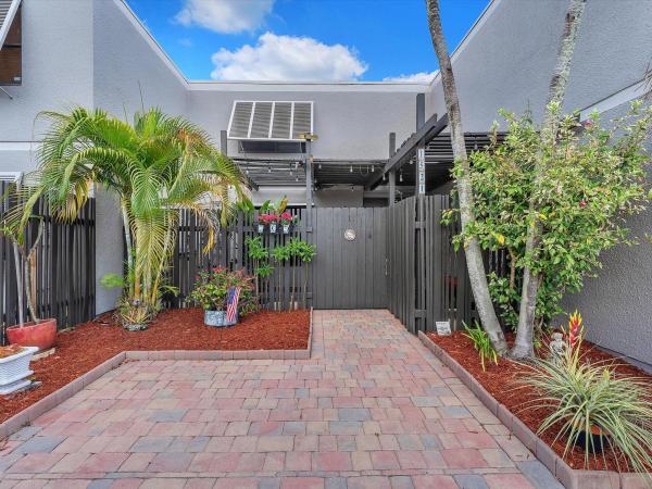 Villas Lakes, 1521 NW 113th Ter, Pembroke Pines, Florida 33026, image 1