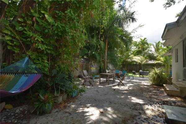 East Shore Crest, 1050 NE 82nd St, Miami, Florida 33138, image 2