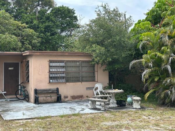 Lauderdale Manor, 1109 NW 15th Ave, Fort Lauderdale, Florida 33311, image 1