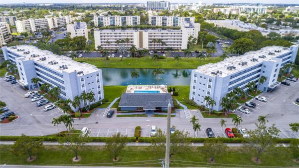 Meadowbrook Lakes View, 170 SE 5th Ave #304, Dania Beach, Florida 33004, image 1