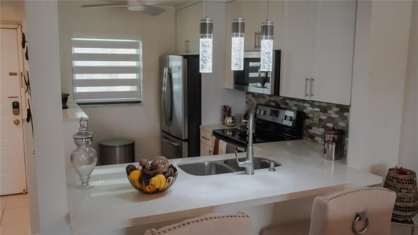 Lucerne Lakes Golf Colony, 7142 Golf Colony Ct #206, Lake Worth Beach, Florida 33467, image 1