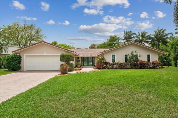 Jacaranda Country Club, 8710 Mahogany Ave, Plantation, Florida 33324, image 1