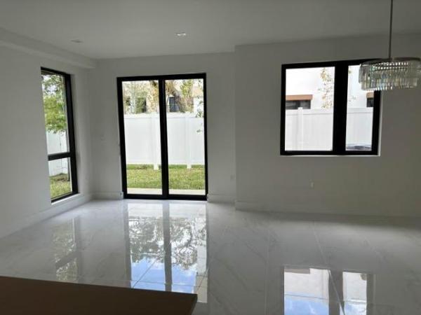 Oaks Place, 4141 S Oak Pl #4141, Dania Beach, Florida 33314, image 1