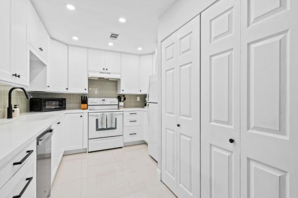 Arrowhead Golf & Tennis Club, 8059 SW 17th Pl #5-4, Davie, Florida 33324, image 1