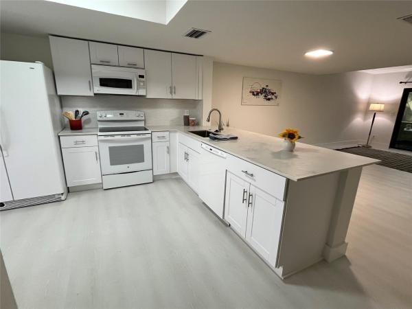 Sunblest Townhomes, 4754 NW 89th Ave, Sunrise, Florida 33351, image 3