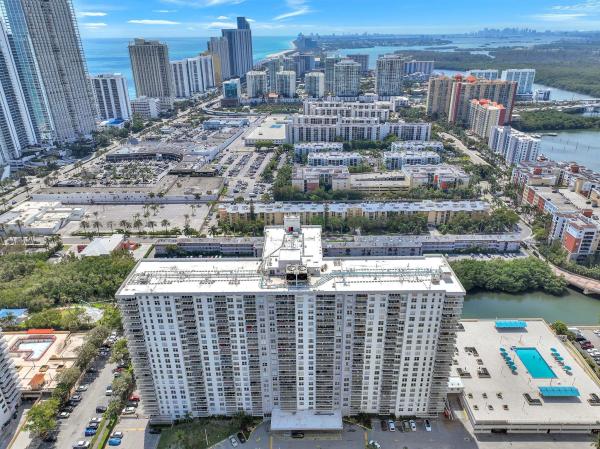 Winston Towers 300, 230 174th St #901, Sunny Isles Beach, Florida 33160, image 1