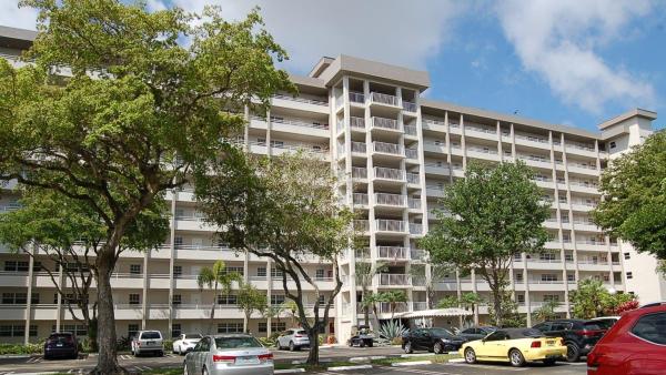 Oaks Lane At Palm-Aire, 575 Oaks Ln #303, Pompano Beach, Florida 33069, image 1