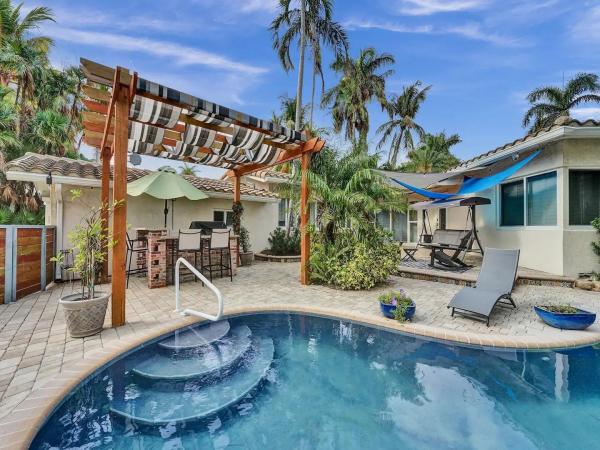 Hollywood Lakes, 737 Hollywood Blvd, Hollywood, Florida 33019, image 1