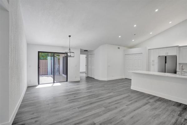 Westchester Townhouses, 4343 Woodstock Dr #B, West Palm Beach, Florida 33409, image 2