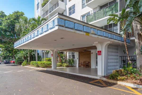 Drake Tower, 1800 N Andrews Ave #5B, Fort Lauderdale, Florida 33311, image 2