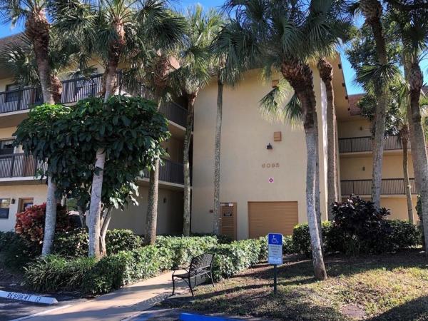 Lakes Of Carriage Hills, 6095 N Sabal Palm Blvd #212, Tamarac, Florida 33319, image 1