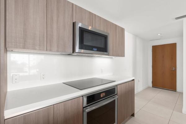 Tiffany House, 401 N Birch Rd #816, Fort Lauderdale, Florida 33304, image 2