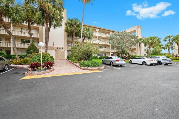 Victoria Village, 2905 Victoria Pl #4, Coconut Creek, Florida 33066, image 1
