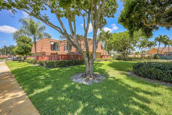 Waterford Courtyards At Crystal Lakes North, 2916 SW 12th St #2916, Deerfield Beach, Florida 33713, image 1
