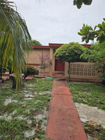 San Castle, 530 Wilkinson Rd, Lantana, Florida 33462, image 1