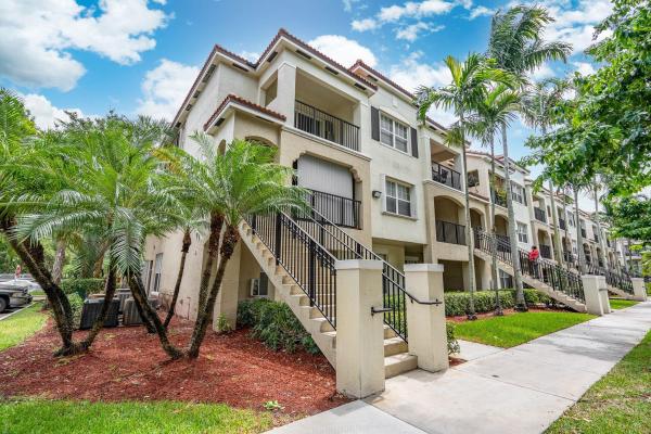 Poinciana Place, 5840 W Sample Rd #301, Coral Springs, Florida 33067, image 1