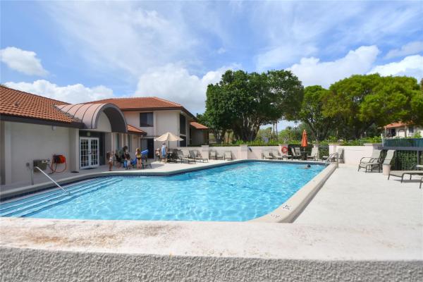 San Remo Golf & Tennis Club, 5200 E Club Cir #104, Boca Raton, Florida 33487, image 3