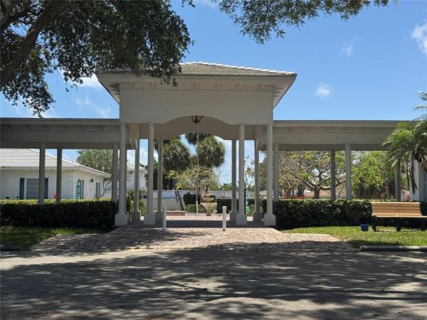 Imperial Point Colonnades, 2220 NE 68th St #1031, Fort Lauderdale, Florida 33308, image 1