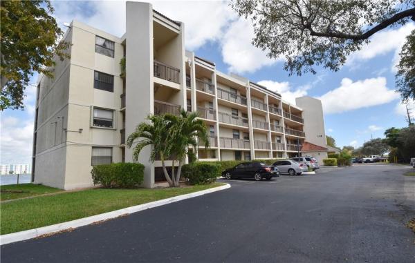 Lake Emerald, 118 Lake Emerald Dr #101, Oakland Park, Florida 33309, image 1