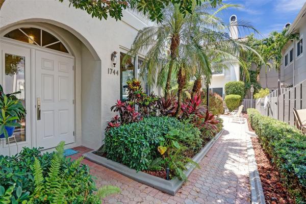 Villa Victoria, 1744 NE 9th St #1744, Fort Lauderdale, Florida 33304, image 1