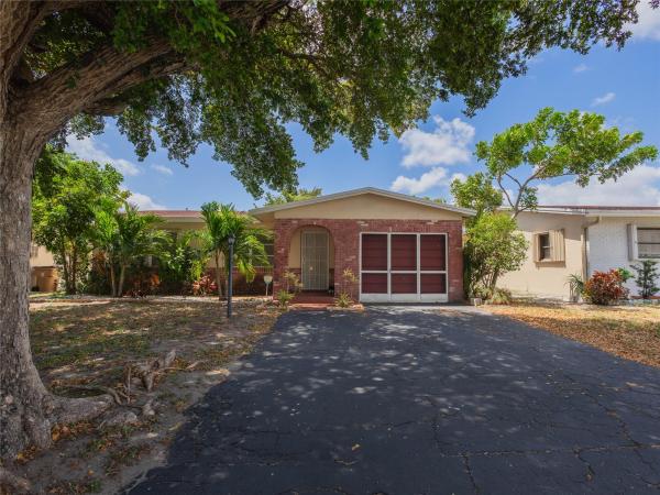 Crystal Lake Golf Villas, 1610 NW 49th Ct, Deerfield Beach, Florida 33064, image 1