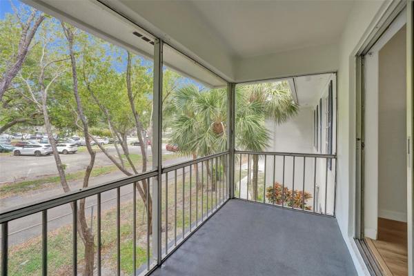 Imperial Point Colonnades, 2250 NE 66th St #1524, Fort Lauderdale, Florida 33308, image 1