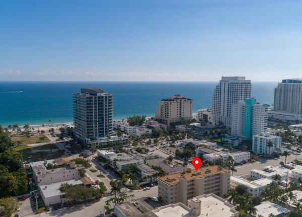 Hawthorne East, 711 N Birch Rd #105, Fort Lauderdale, Florida 33304, image 1