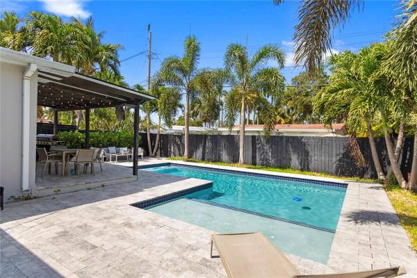 Country Club Homes, 923 N 14th Ave, Hollywood, Florida 33019, image 2