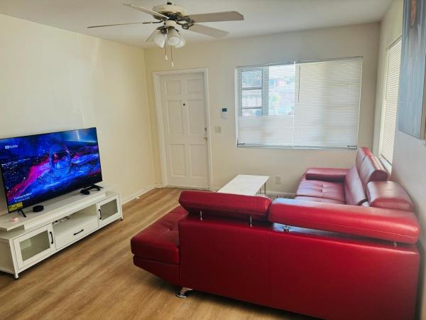 Riviera Beach Heights, 958 W 4th St, Riviera Beach, Florida 33404, image 1