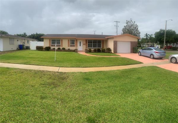 Pasadena Lakes, 8540 Pasadena Blvd, Pembroke Pines, Florida 33024, image 1