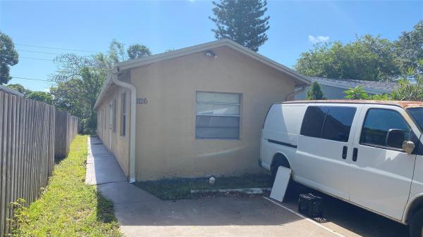 South Middle River, 1126 NW 4th Ave, Fort Lauderdale, Florida 33311, image 1