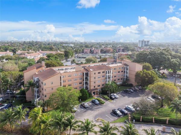 Tennis Club 2 Courts, 701 NW 19th St #202, Fort Lauderdale, Florida 33311, image 1