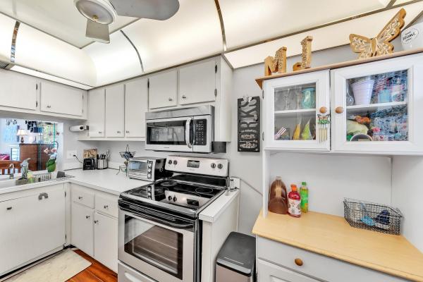 Poinciana Place Of Pine Island Ridge, 9430 Poinciana Pl #202, Davie, Florida 33324, image 1