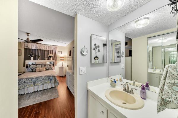 Poinciana Place Of Pine Island Ridge, 9430 Poinciana Pl #202, Davie, Florida 33324, image 3