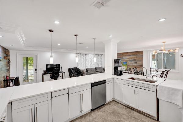 Collier City, 2131 NW 4th St, Pompano Beach, Florida 33069, image 1