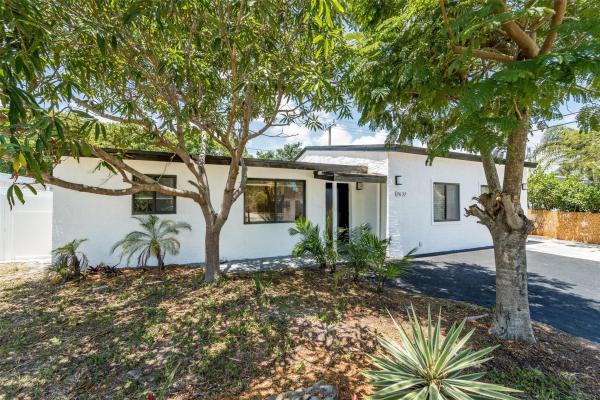 Collier Manor, 2633 NE 13th Ave, Pompano Beach, Florida 33064, image 1
