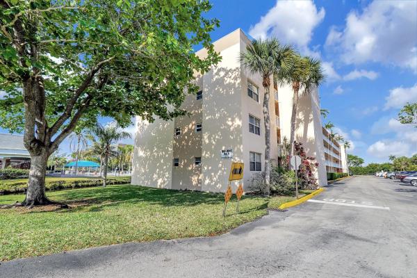 Danians South, 505 E Dania Beach Blvd #3J, Dania Beach, Florida 33004, image 1