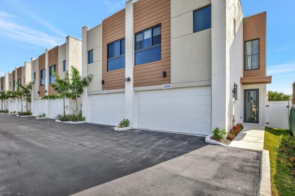 4208 NE 7th Ter #8, Oakland Park, Florida 33334, image 1