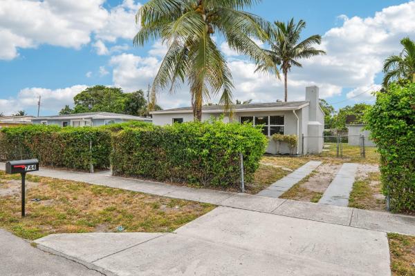 Golfview Heights, 744 Dogwood Rd, West Palm Beach, Florida 33409, image 1