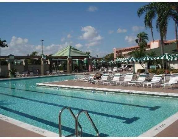 Portofino Village, 3203 Portofino Pt #O4, Coconut Creek, Florida 33066, image 1
